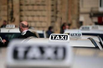 Caro carburanti, protesta dei taxi il 26 ottobre sotto il Mef