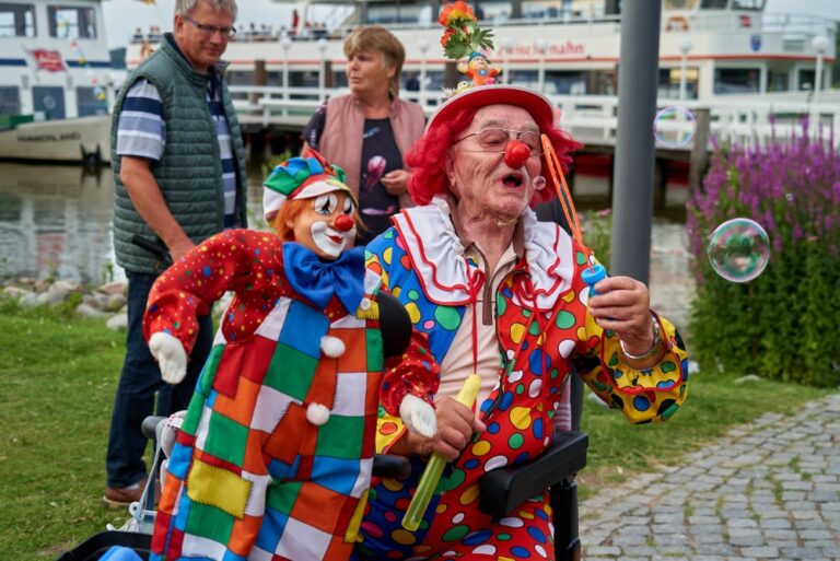 Ti porto al circo? I senior e il fascino delle acrobazie