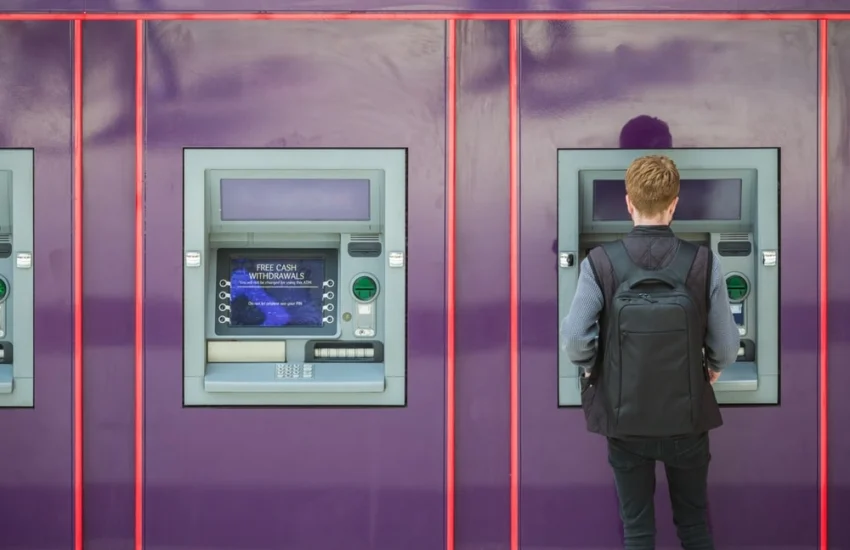 I vecchi bancomat spariscono, come preleveremo i soldi in futuro
