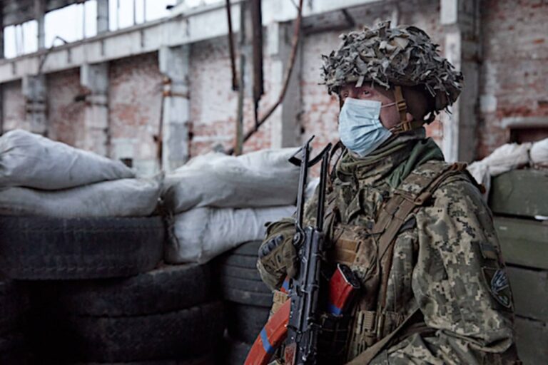 Conflitto Russia-Ucraina: gli attacchi in mattinata. Gli scenari possibili