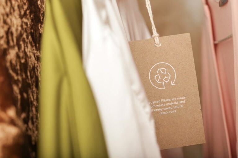 Consumismo e acquisti compulsivi, cos’è il “loop della scarsità”
