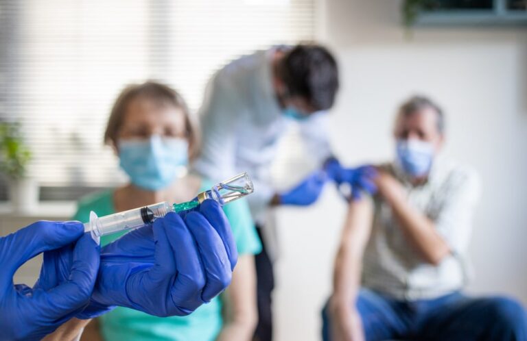 Covid-19, le linee guida per la prossima campagna vaccinale