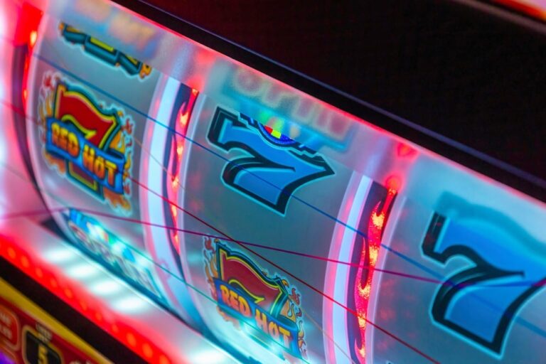 Cresce il gioco d’azzardo, soprattutto online
