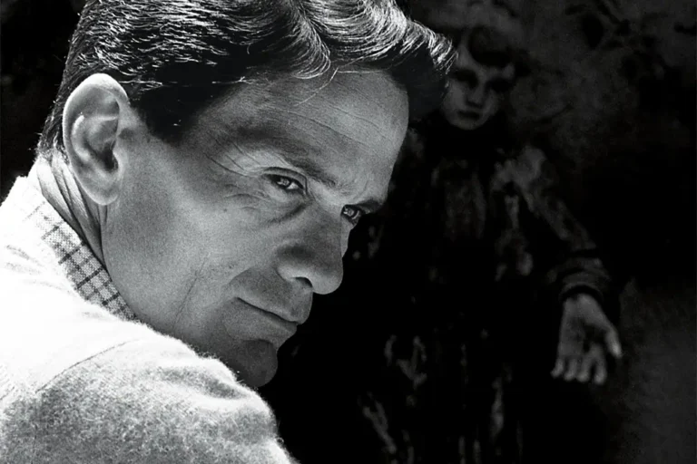 Pier Paolo Pasolini e quel viaggio ‘lungo la strada di sabbia’ che ha disegnato luoghi e persone