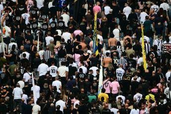 Curva Juve di spalle durante minuto di silenzio per Mazzola, cosa rischiano i bianconeri