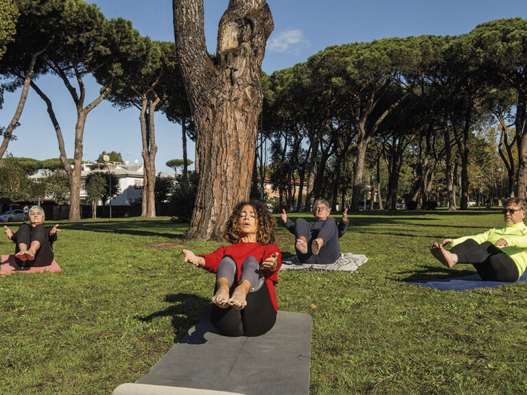Senior in forma con lo sport