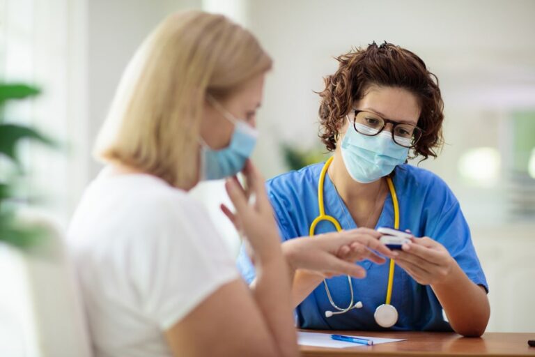 Dal 30 aprile stop alle mascherine nelle strutture sanitarie