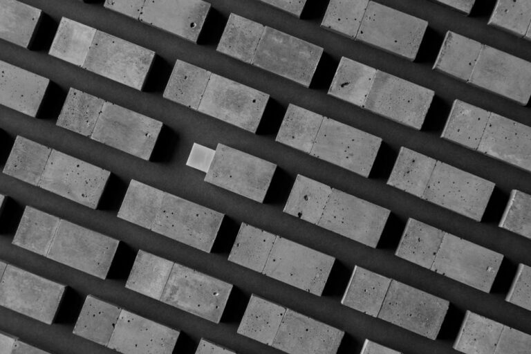 Dead Drops, le chiavette usb diventano un progetto di condivisione
