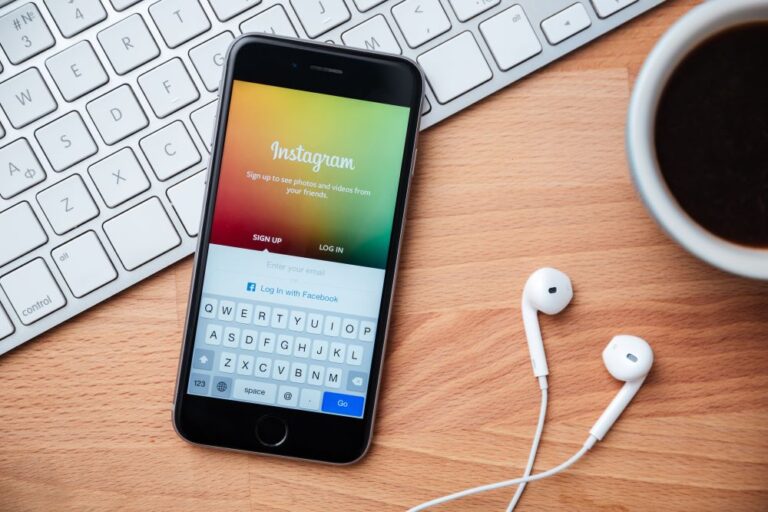 Biglietti da visita digitali, Instagram lancia “profile card”