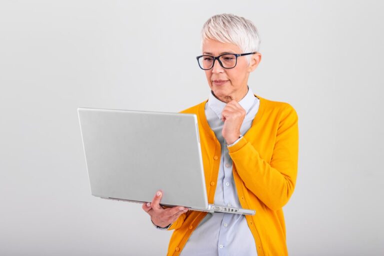 “Dementia Friends”, i webinar per caregiver di persone con demenza
