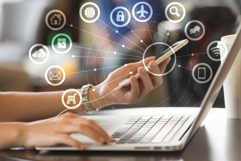 Vivere e valutare la digital life: ecco i dati dell’ultimo Rapporto Censis