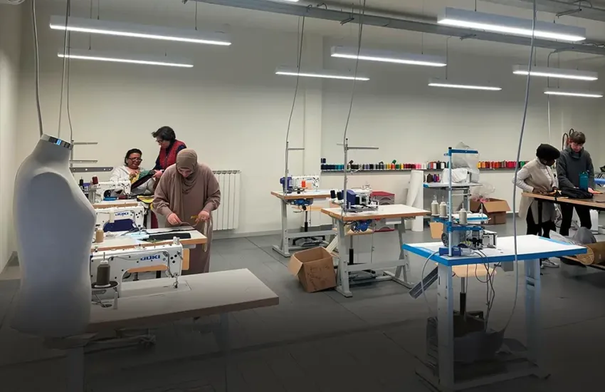 Taivè, la sartoria sociale che trasforma pezzi di stoffa in storie di riscatto
