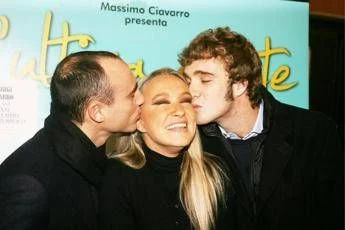 Eleonora Giorgi, il ricordo dei figli a Verissimo e l’annuncio: “Andrea Rizzoli presto papà”