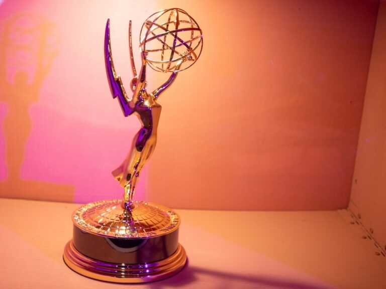 Emmy Awards 2025: Seth Rogen nella storia con 13 premi