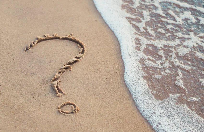 Addio ai falsi miti dell’estate: la verità su sole, mare e digestione