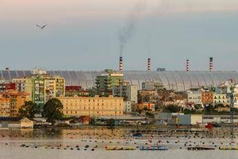 Ex Ilva, incontro governo-sindacati. Mantovano: “Porteremo decreto con misure per lavoratori oggi in Cdm”