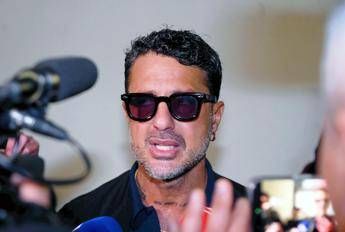 Fabrizio Corona aggredito e rapinato sotto casa