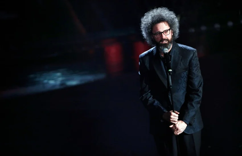 Festival di Sanremo, Cristicchi commuove cantando l’Alzheimer