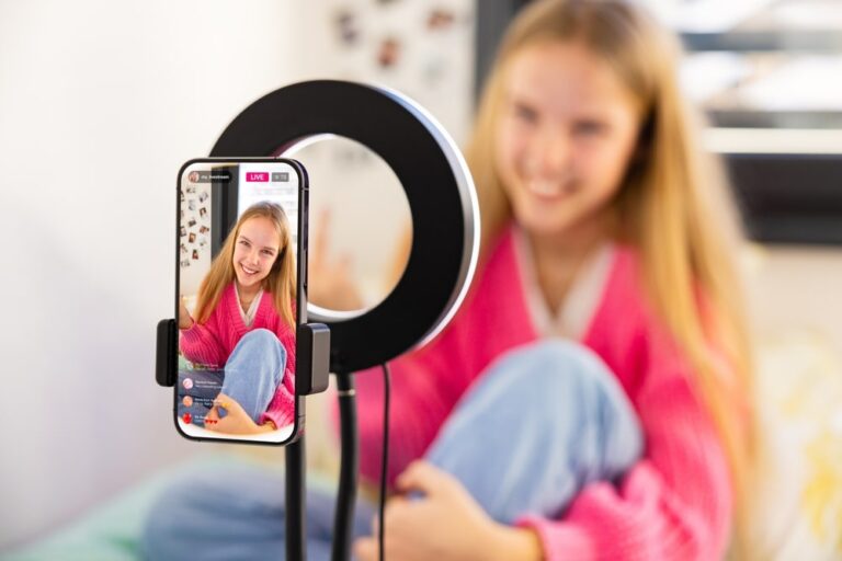 Fiducia negli influencer: per gli italiani importanti coerenza e trasparenza