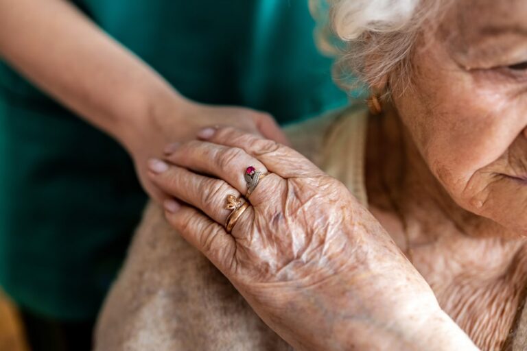 Friuli-Venezia Giulia: arriva la legge regionale sui caregiver