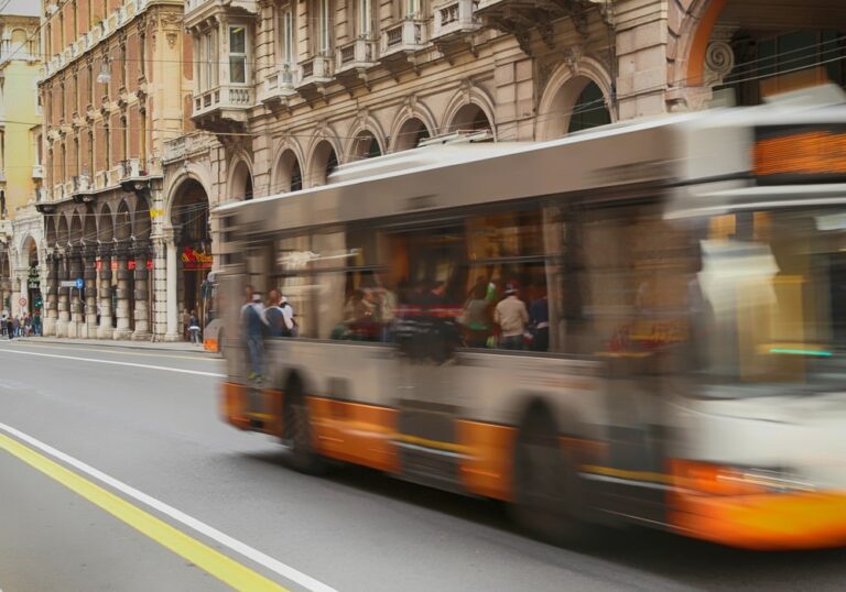 Genova, trasporto pubblico gratuito per gli over 70