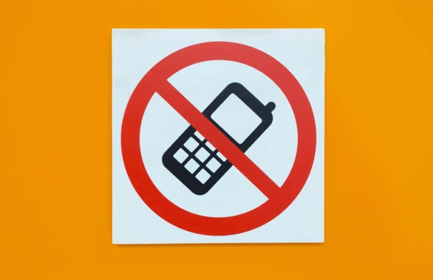 Solo due ore di smartphone, in Giappone c’è chi lo chiede per legge