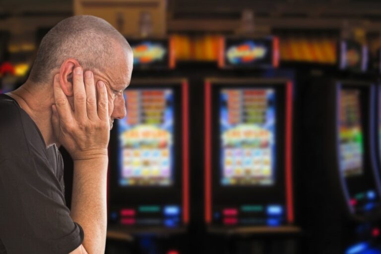 Gioco d’azzardo, in Italia un giocatore spende fino a 1.600 euro al mese