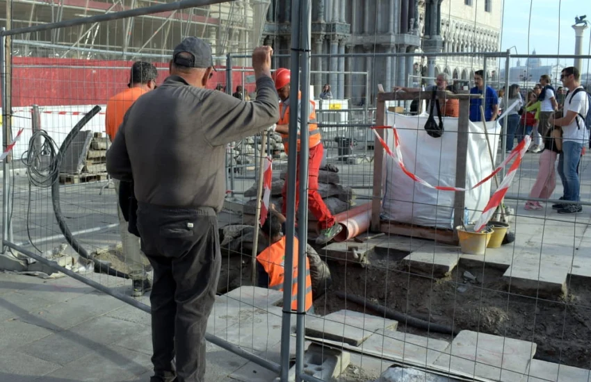 Gli umarell torinesi diventano le sentinelle dei cantieri urbani
