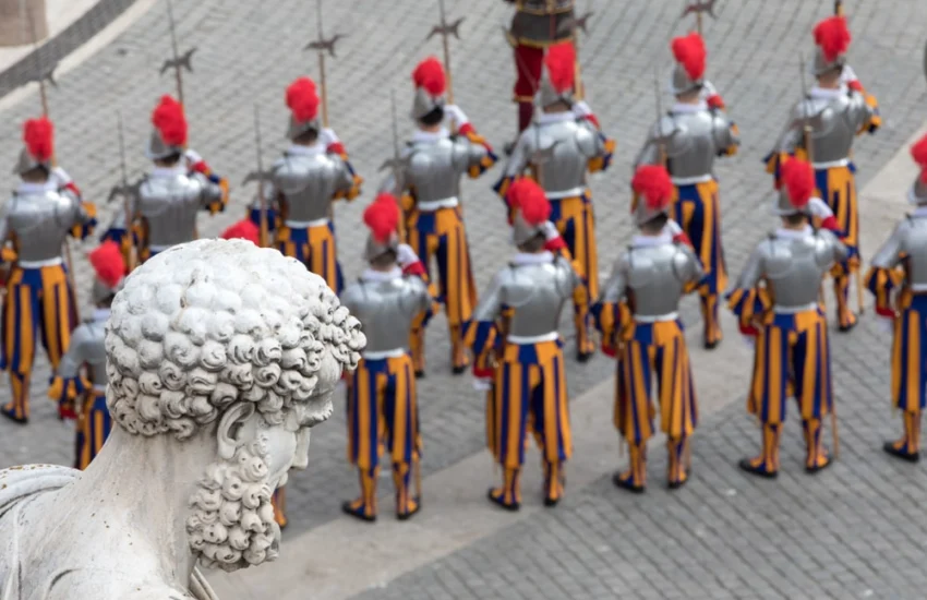 Guardie Svizzere in lutto per Papa Francesco, rimandato il giuramento