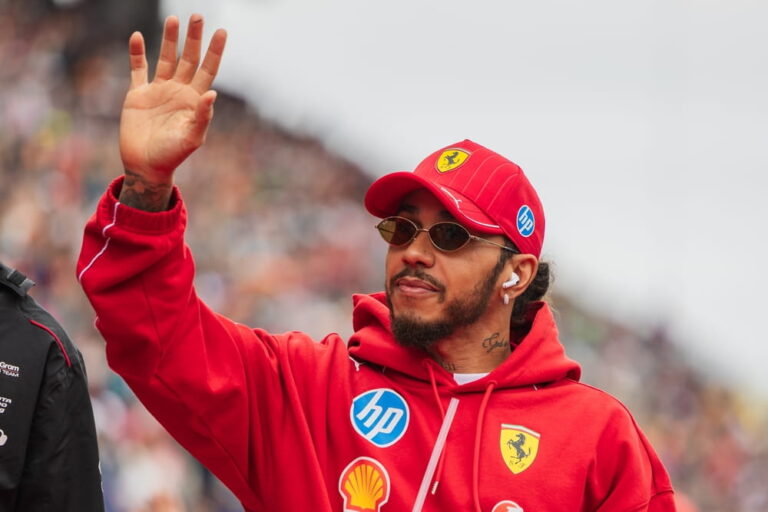 La prima di Hamilton in rosso: “Vincere sulla Ferrari è realizzare un sogno”