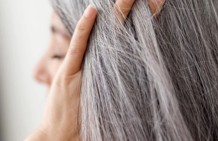 I capelli bianchi potrebbero proteggere dal melanoma
