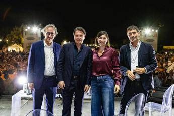 Il dibattito con Schlein, Conte, Bonelli e Fratoianni parte con una foto e la promessa: “Con noi al governo riconoscimento Palestina”