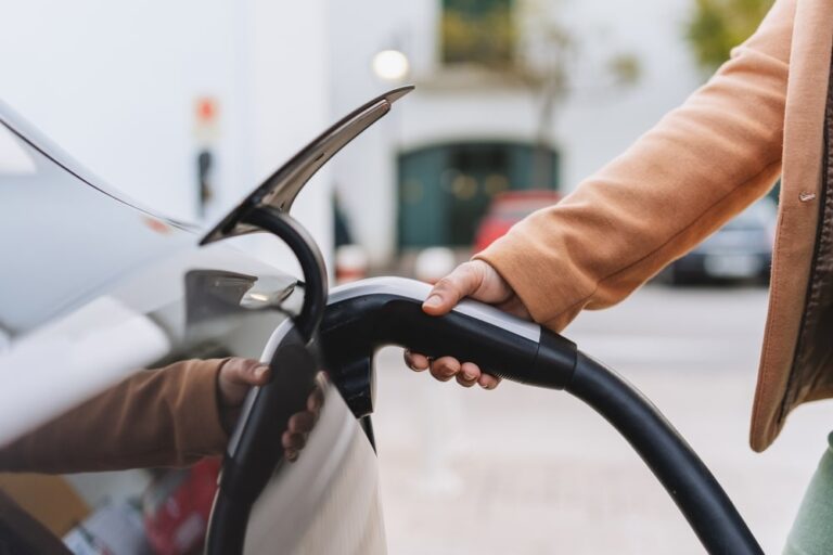 Incentivi auto 2025: torna la rottamazione con bonus per le auto elettriche