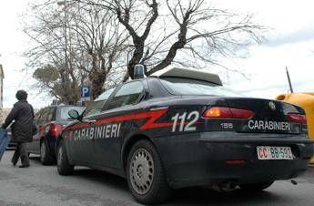Incidenti, uomo di 81 anni muore in scontro tra due auto nel Pisano. 15enne schiacciato da un trattore nell’Aretino