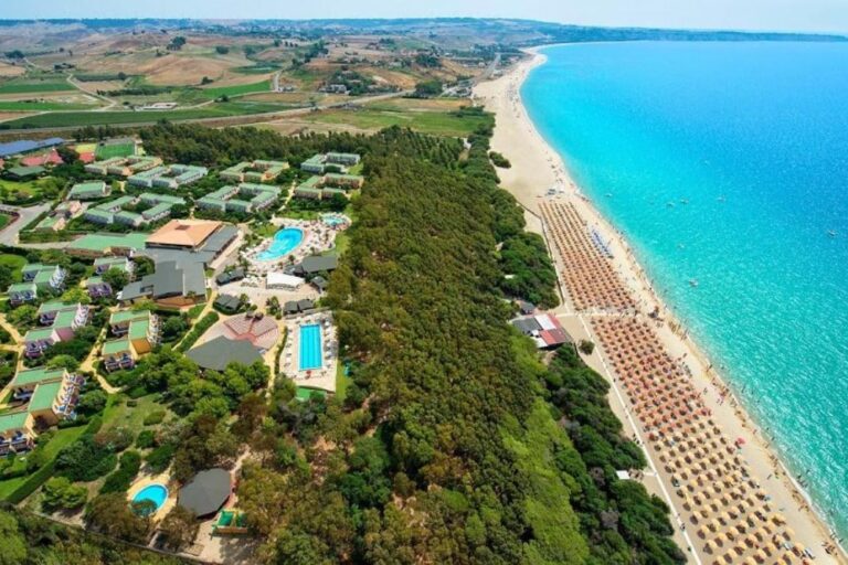 Incontri 50&Più: appuntamento a giugno a Marina di Cutro