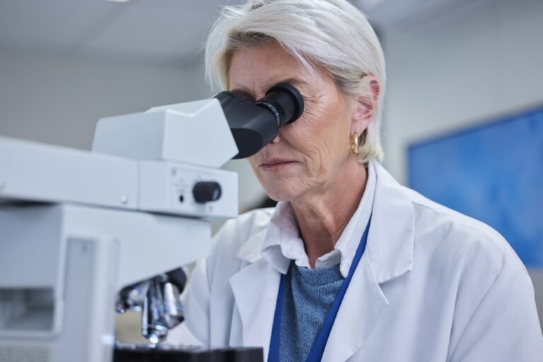 Intelligenza artificiale, l’algoritmo scopre un nuovo antibiotico