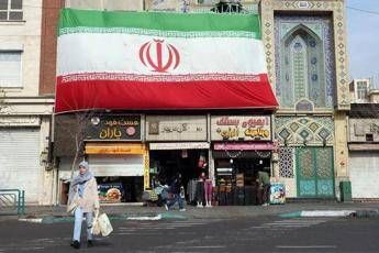 Iran, i falchi di Teheran invocano la bomba atomica: “E’ il momento giusto”
