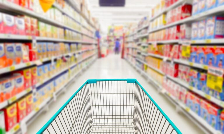Istat, consumi alimentari in calo, più italiani nei discount