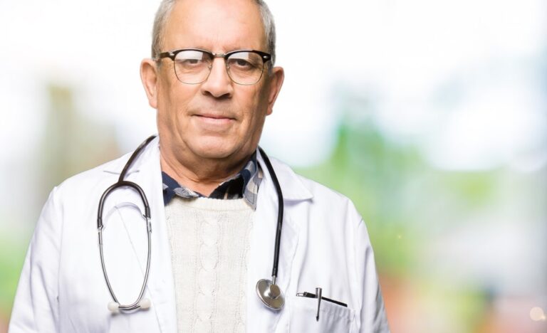 Istat, oltre la metà dei medici italiani è over 55