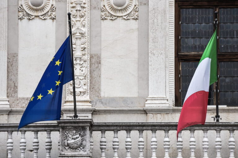 Italiani più europeisti della media Ue: cresce la fiducia in Bruxelles secondo l’Eurobarometro