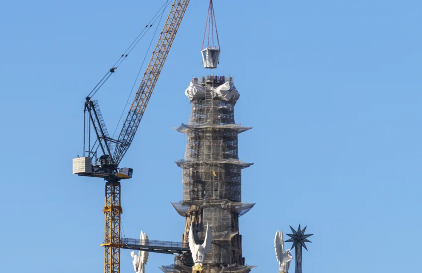 La Sagrada Família tocca il cielo | Foto
