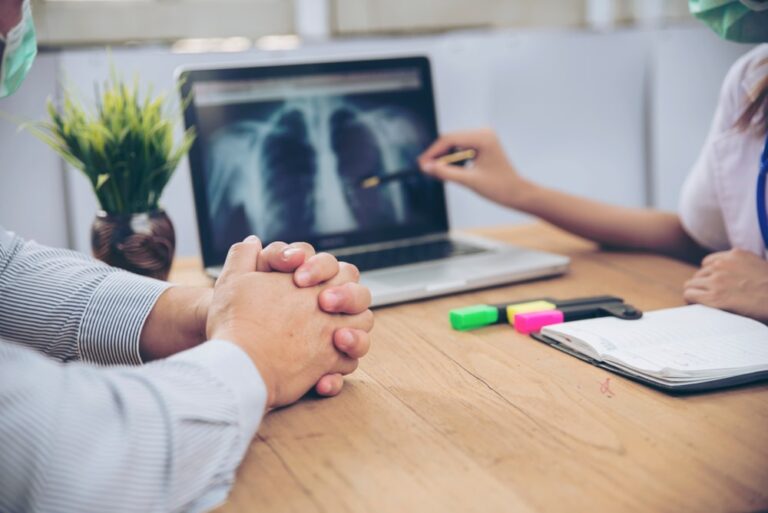 La popolazione invecchia, aumentano i tumori. “Prevenire è fondamentale”