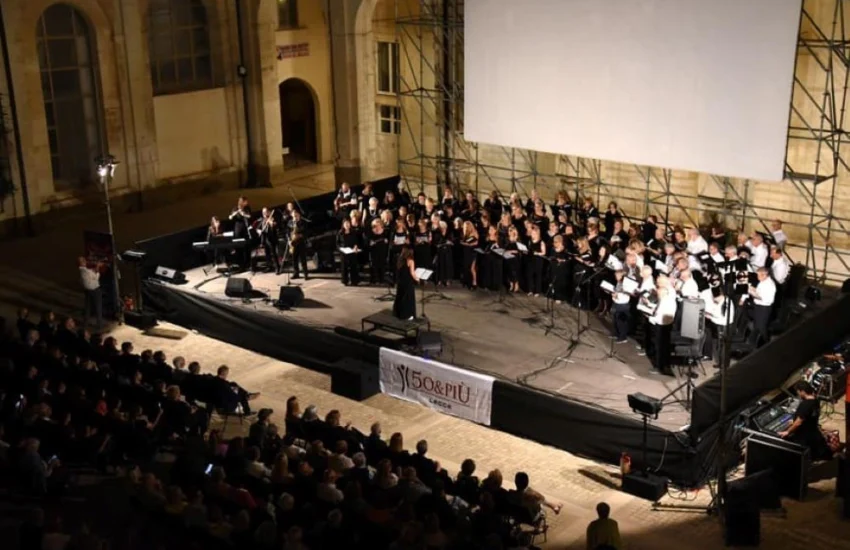 Lecce. Musica sotto le stelle con il Coro 50&Più