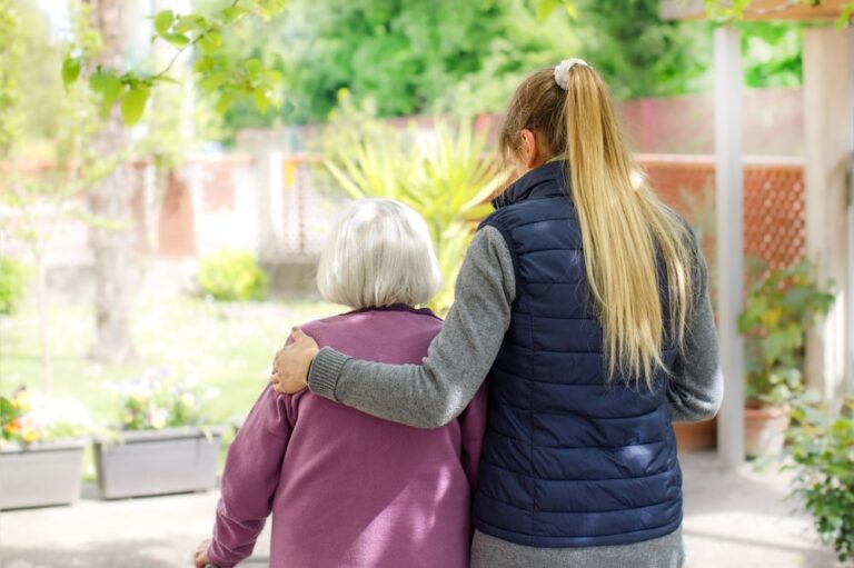 Legge sul caregiver familiare, c’è il tavolo di lavoro
