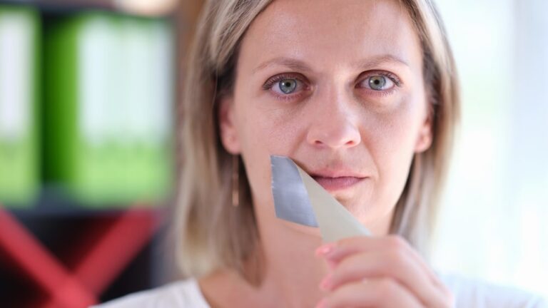 Lotta alla povertà sociale e di valori, unica medicina contro la violenza di genere