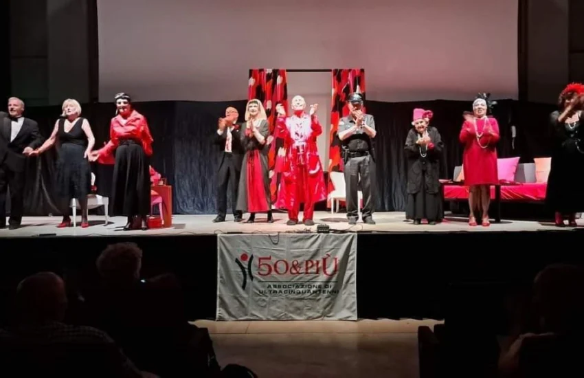 Lucca. In primavera tra l’arte del collage, coro e teatro