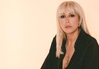 Malika Ayane, la serenità di sentirsi “irrilevanti nell’universo”: dentro il nuovo album ‘Cicale’