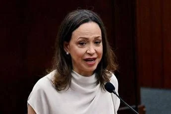 Maria Corina Machado torna in Venezuela dopo quasi un anno di esilio: “Sono qui. Con voi”
