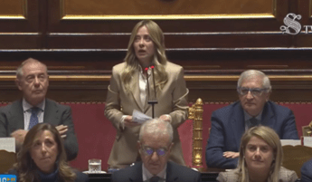 Meloni in Senato: “Energia, bollette più leggere per famiglie e imprese”. E sull’Ucraina: “Posizione Italia non cambia”