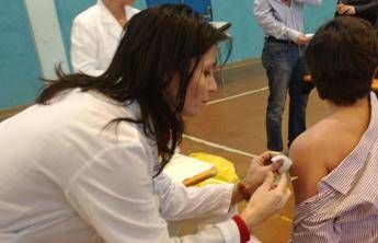 Meningite, sondaggio: “La conosce l’85% dei genitori, ma solo il 28% ne percepisce il rischio”